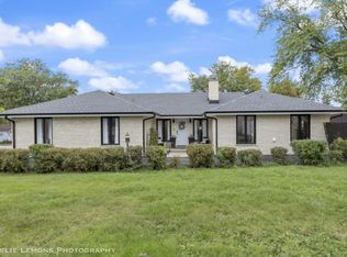 707 S Finley Rd, Lombard, IL 60148