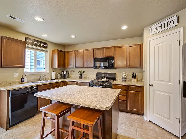 Hibiscus Ln — Photo 13