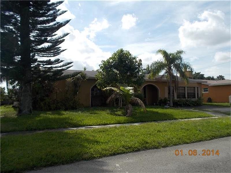1st image of 10600 NW 28th Mnr