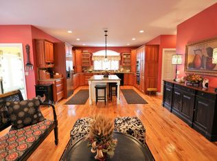6 Jillian Ct, Lincroft, NJ