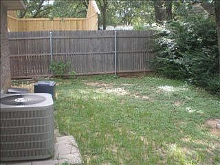 3rd image of 4001 Carver Ct