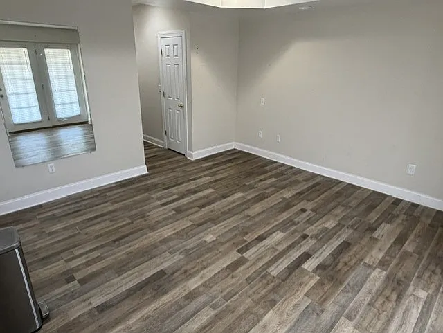 211 Heights Ln — Photo 6