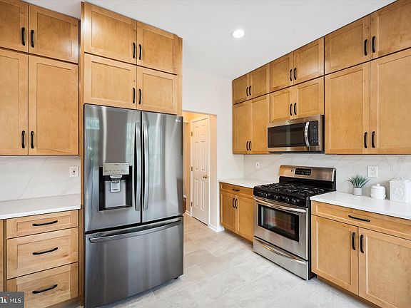 5th image of 19025 Noble Oak Dr