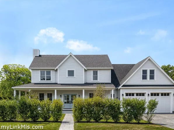 30 Franklin Ave, Vineyard Haven, MA 02568