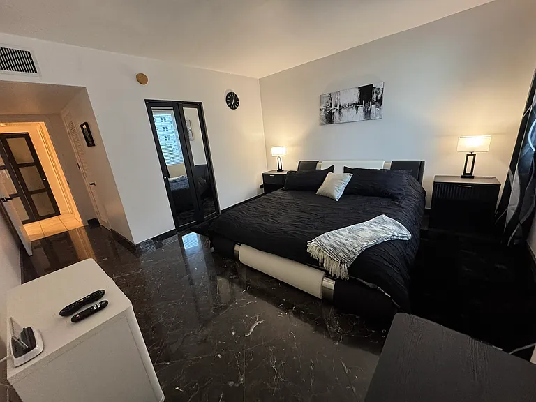 2301 Collins Ave #817 — Photo 58