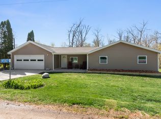 W3827 Locust Dr, Lake Geneva, WI 53147