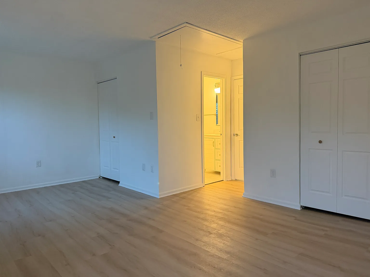 3 bed, 3.5 bath, 1560 sqft, $2,750 — Photo 3