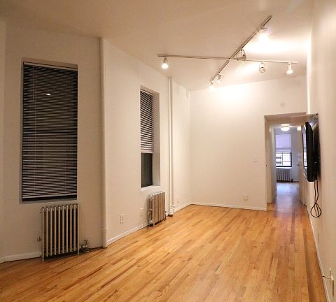2nd image of 515 W 46th St #2CC