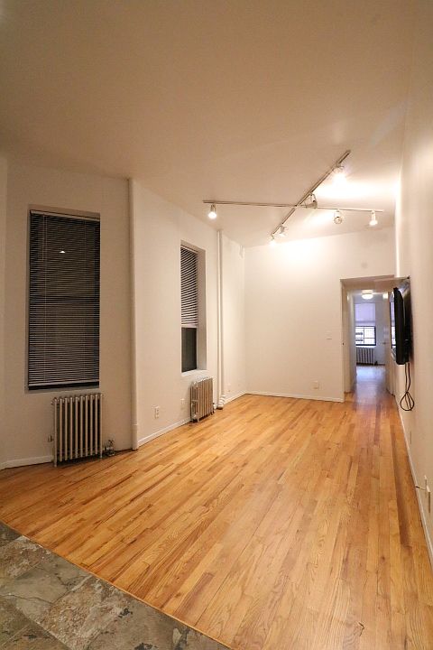 1st image of 515 W 46th St #2CF