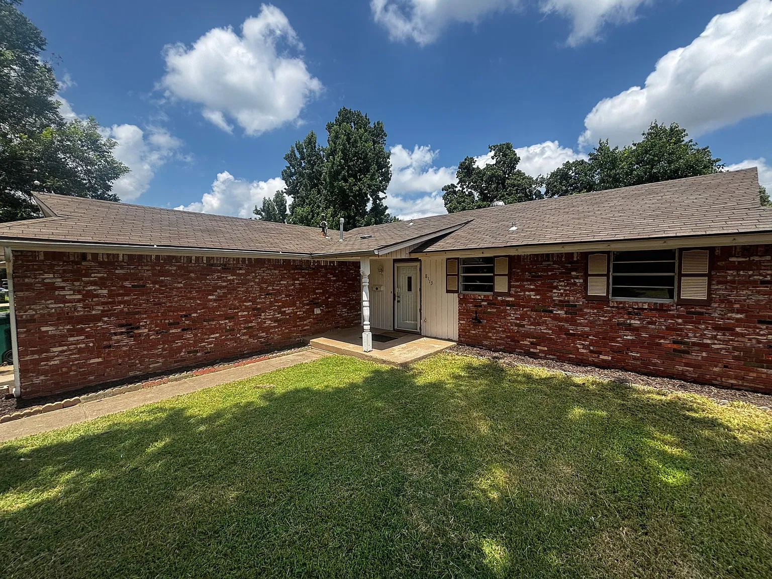 3 bed, 1.5 bath, 1150 sqft, $1,375 — Photo 2