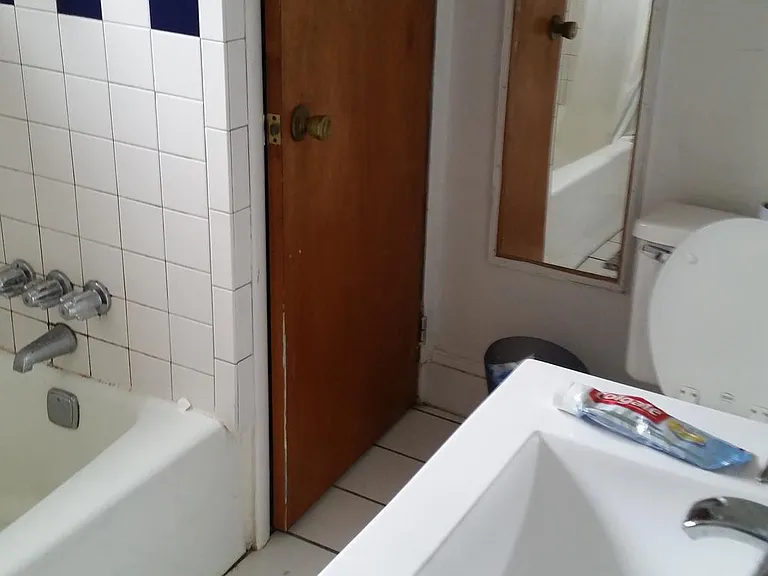 419 Kingsley St — Photo 9