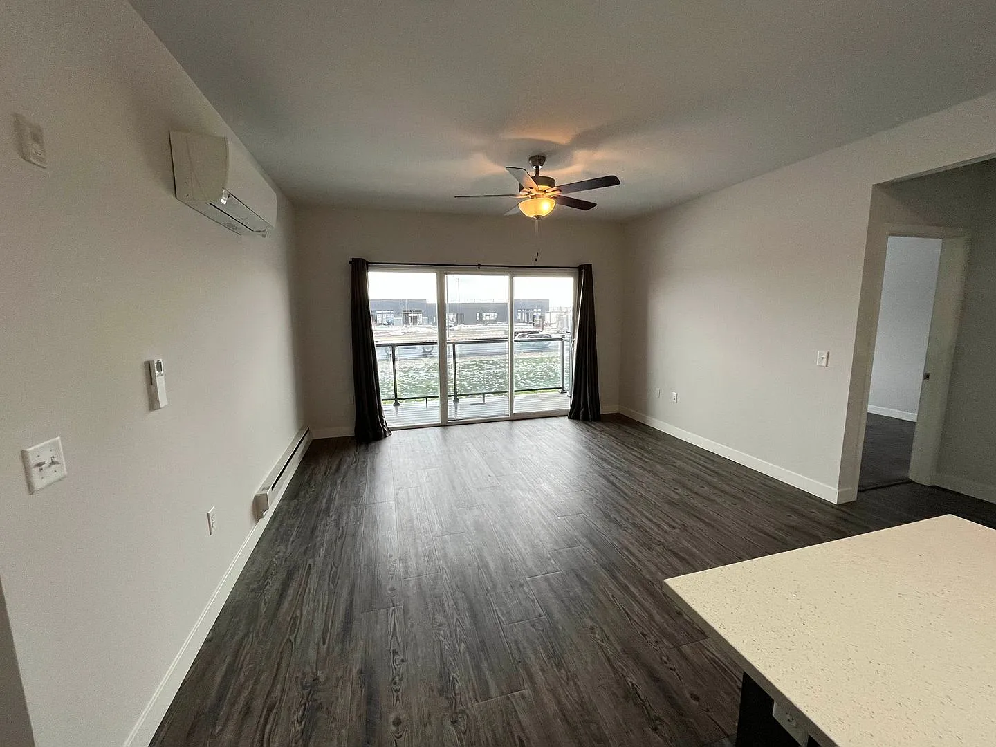 Cottage Grove Commons: 1300 N Windsor — Photo 4