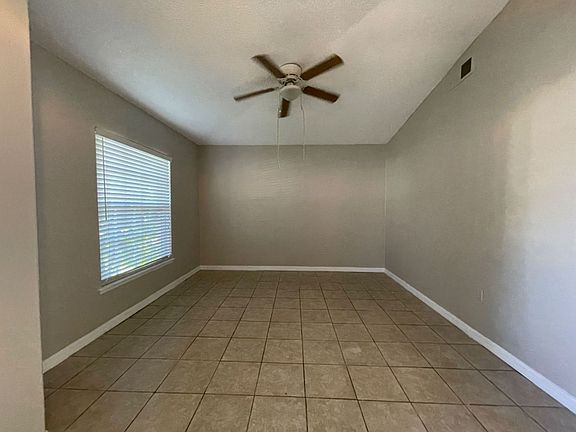 4th image of 604 McKinley Ct