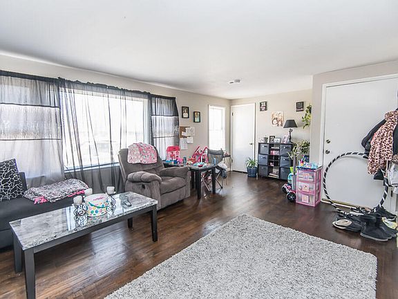 5th image of 8819 W Congress St #8821