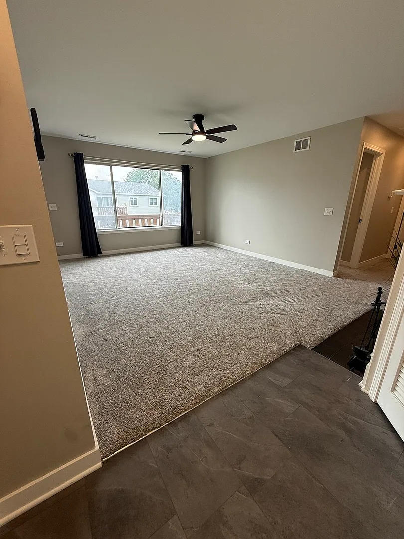 2 bed, 1200 sqft, $2,400 — Photo 2