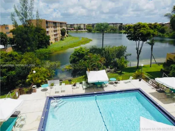 8775 Park Blvd APT 309, Miami, FL 33172