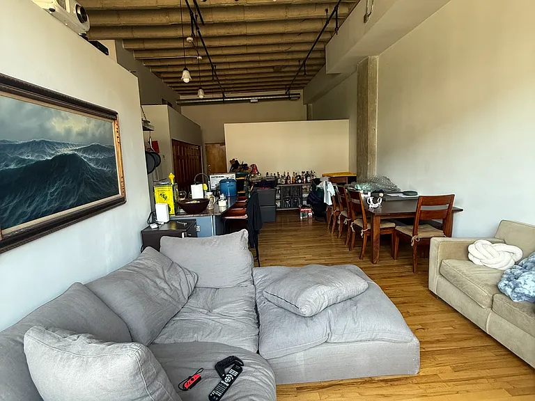 1600 W Adams St #210 — Photo 2