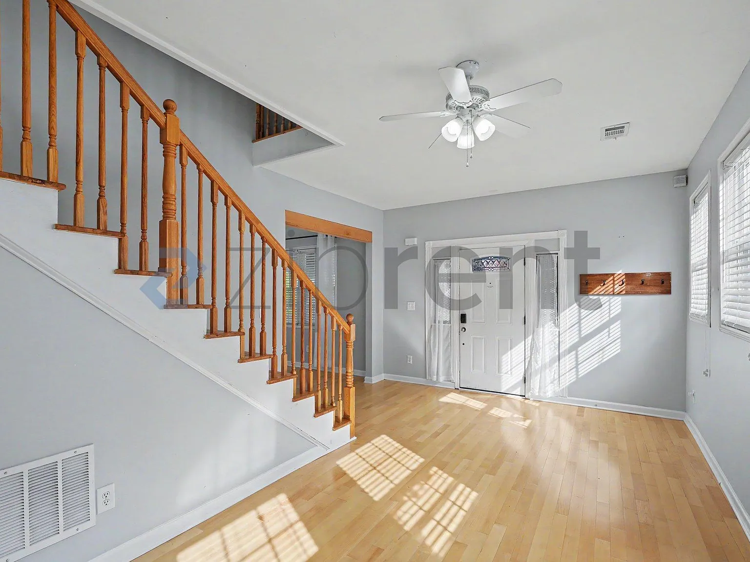 3 bed, 2768 sqft, $2,250 — Photo 3