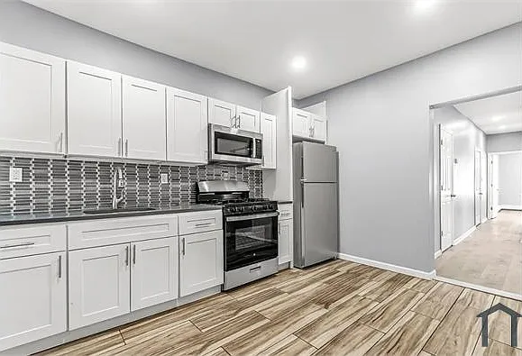 1220 Pembroke St #3R — Photo 15