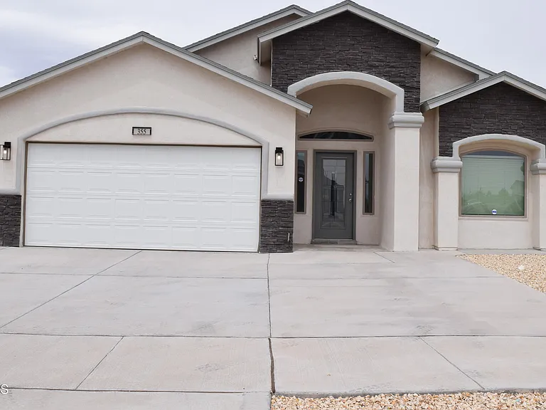 355 Sol Ct — Photo 2