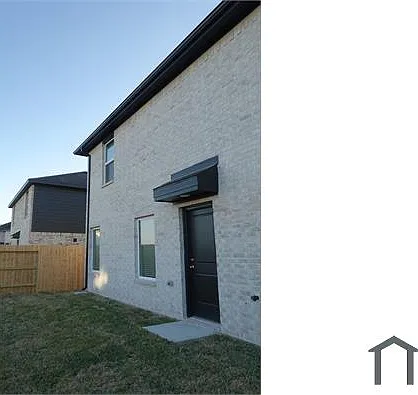 3004 Fall Gold Ln — Photo 16