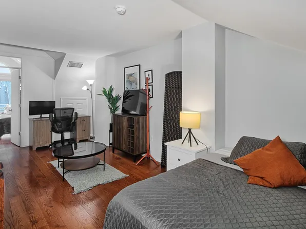 454 Albany Court image 14 of 29