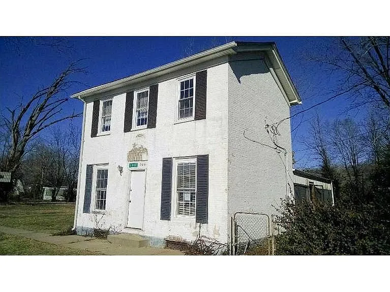 506 Main St photo 1