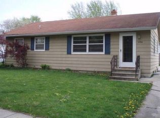 1204 N Grant Ave, Janesville, WI 53548