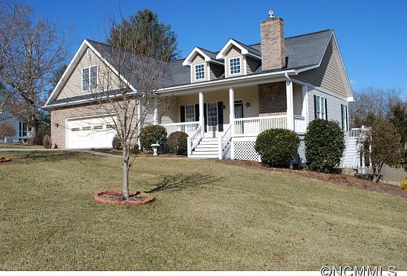 1st image of 10 Amber Dr