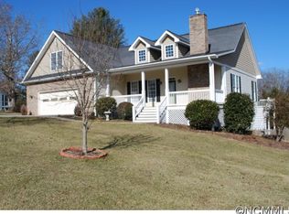 10 Amber Dr, Horse Shoe, NC 28742