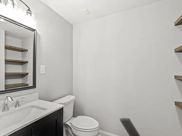 1357 Slate Ct — Photo 9