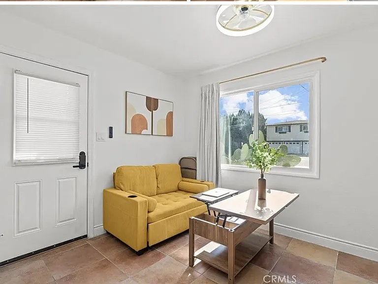 1095 Bonita St #B — Photo 2