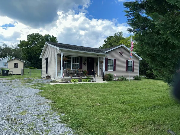 67 Military Ave, Bunker Hill, WV 25413