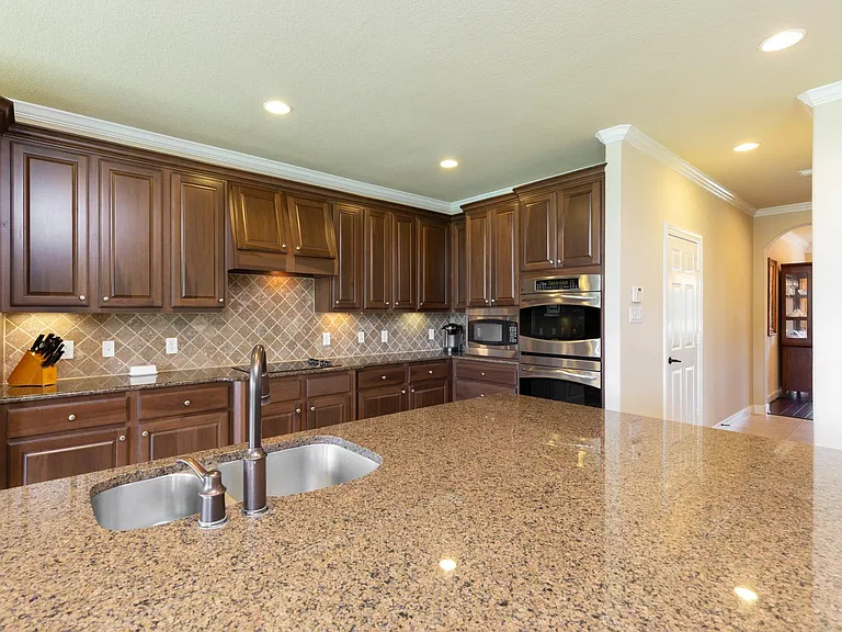 162 W Hullwood Ct — Photo 16