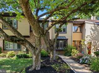 37 Essex Pl, Newtown, PA 18940