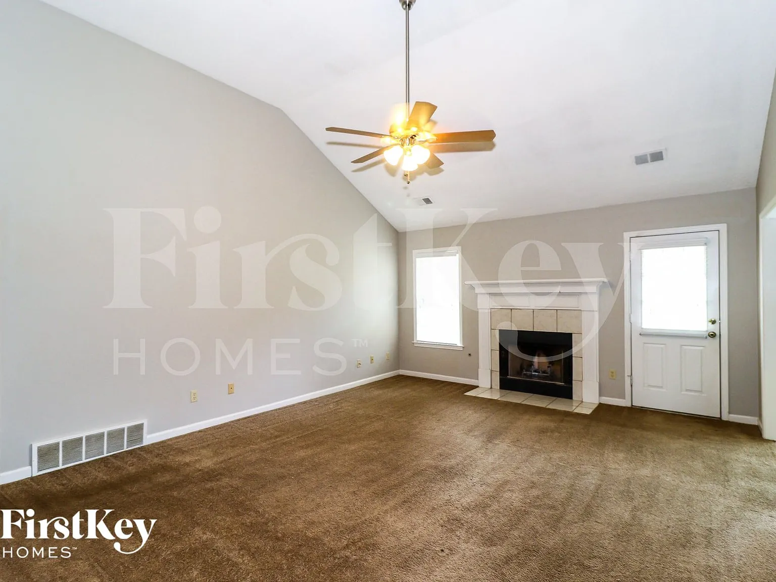 3 bed, 2.0 bath, 1739 sqft, $2,035 — Photo 3