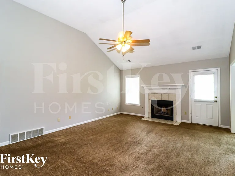 779 N Ericson Rd — Photo 3