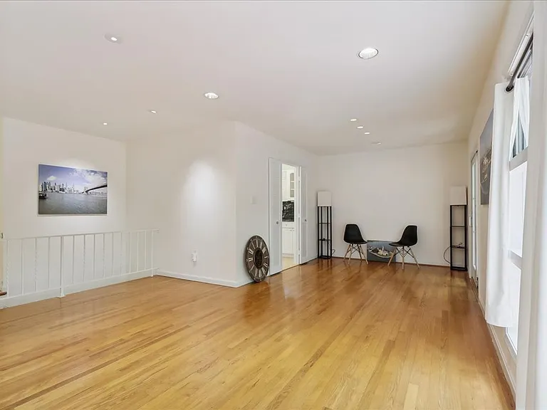 1397 Canterbury Way — Photo 19