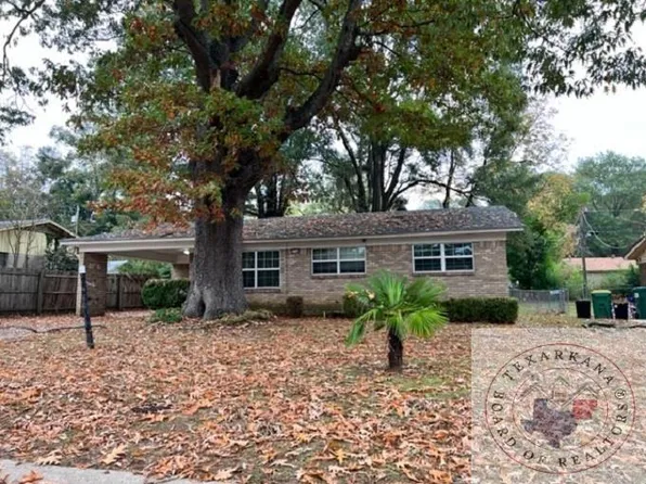 1734 Meadowbrook Ln, Texarkana, TX 75501