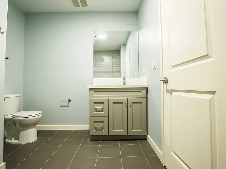 Grand View Apartments — Photo 38
