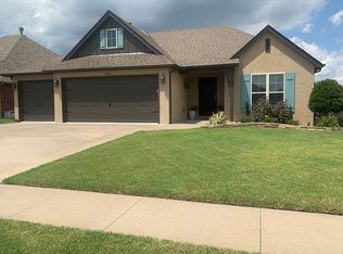 2700 W Little Rock St, Broken Arrow, OK 74011