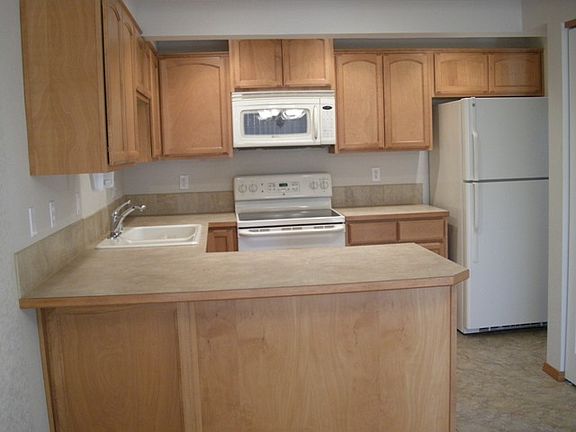 3rd image of 2025 Greenbrook Blvd