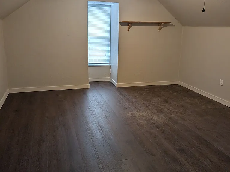 709 E 22nd St #3 — Photo 10