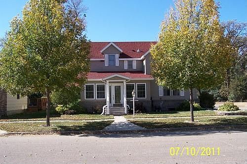 1st image of 202 Oak St