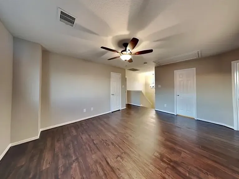 1608 Claremont Garden Cir — Photo 5