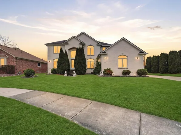 19444 Jack Pine Dr, Macomb, MI 48042