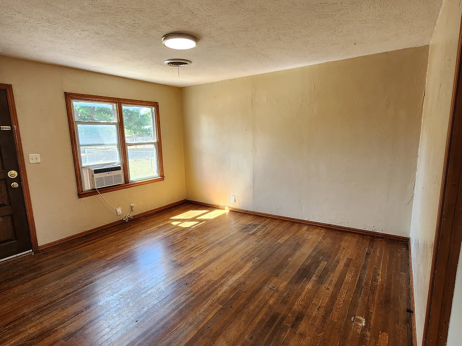 2 bed, 728 sqft, $700 — Photo 4