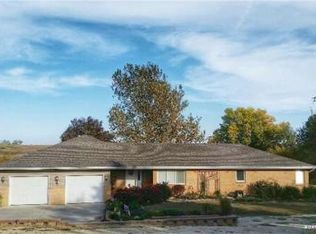 6127 Clearview Rd, Salina, KS 67401