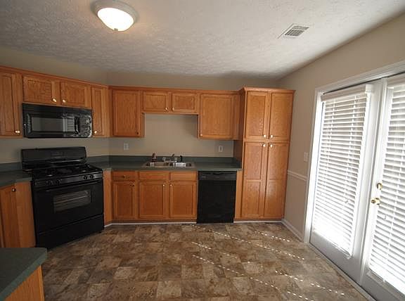 3rd image of 122 Brentwood Blvd