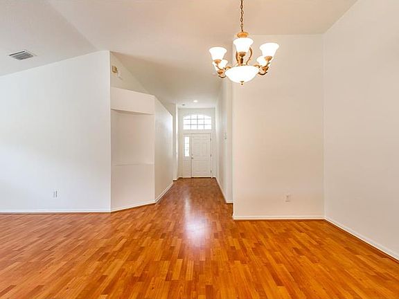2nd image of 30522 Tremont Dr
